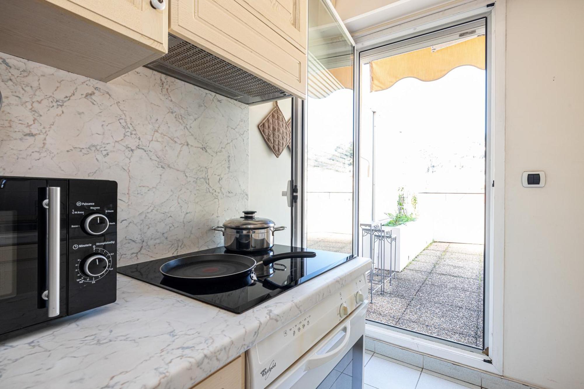 Victoria Bergamote Attic - Happy Rentals Menton Eksteriør bilde