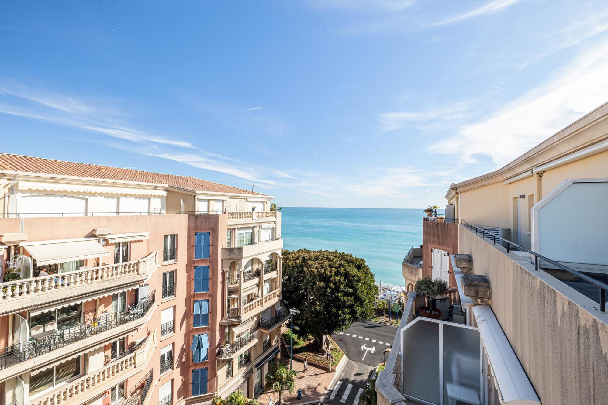 Victoria Bergamote Attic - Happy Rentals Menton Eksteriør bilde