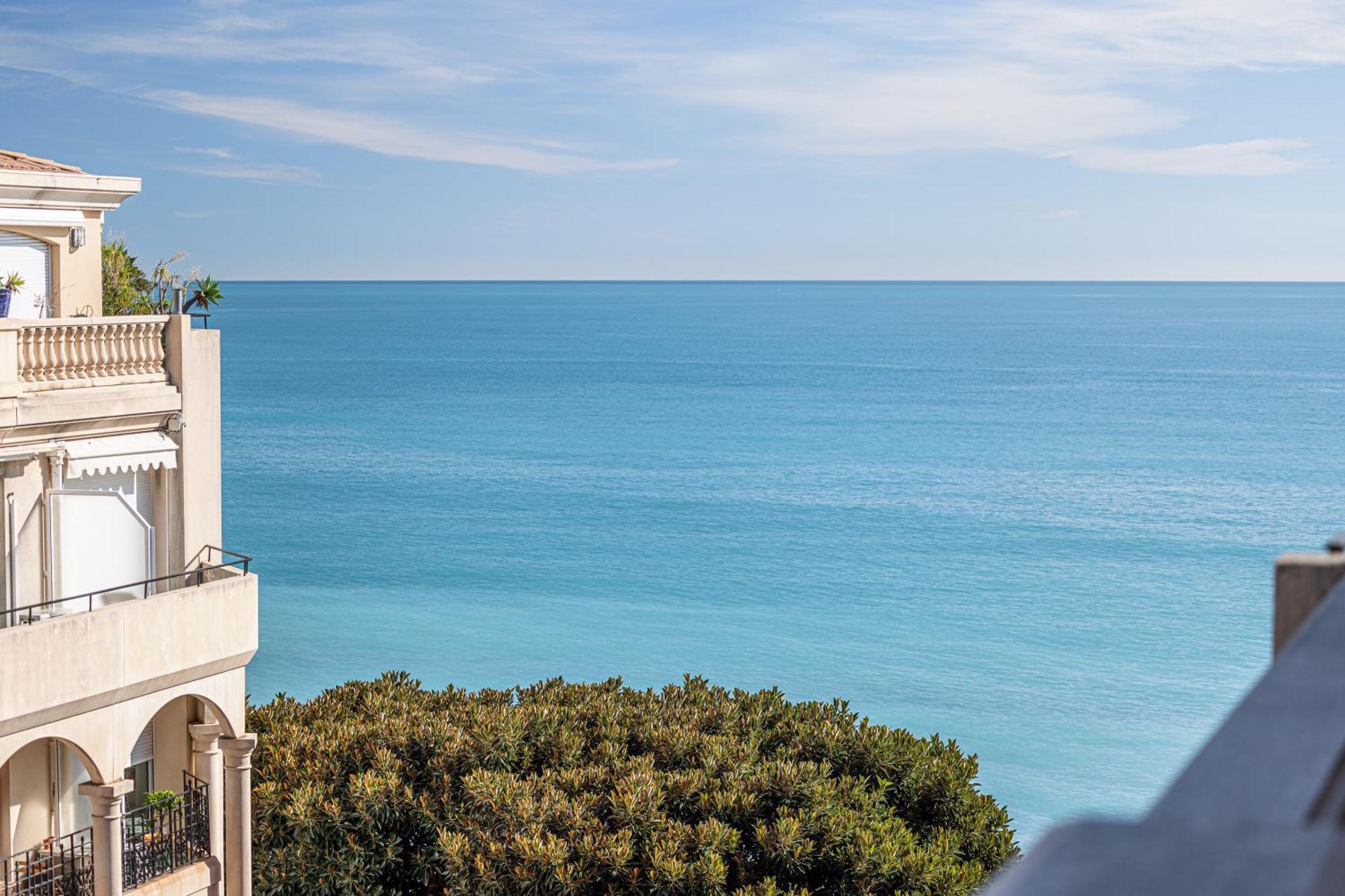 Victoria Bergamote Attic - Happy Rentals Menton Eksteriør bilde